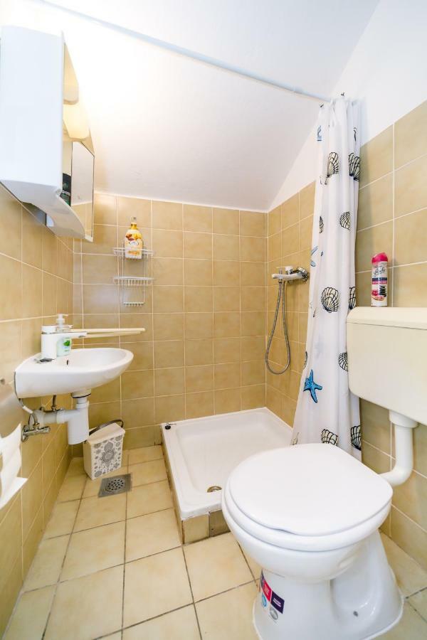 Apartman Jezevac Krk Town Eksteriør bilde