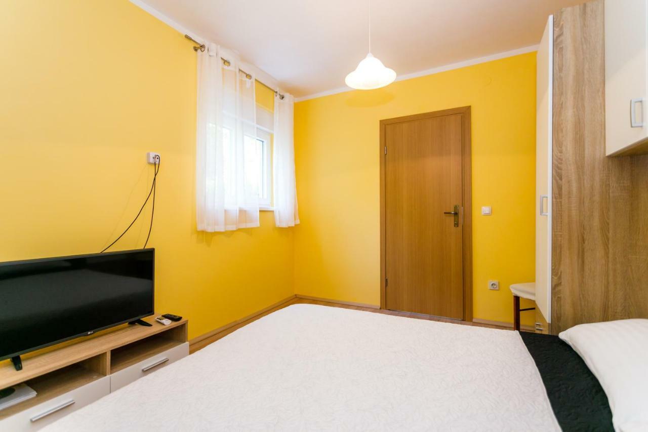 Apartman Jezevac Krk Town Eksteriør bilde
